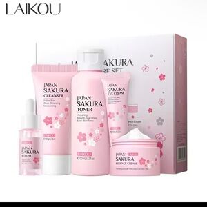 Laikou Japan Sakura Skincare Set